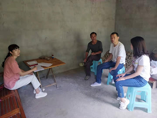 2019.8.23走訪(fǎng)貧困戶(hù)陳仁國2.jpg