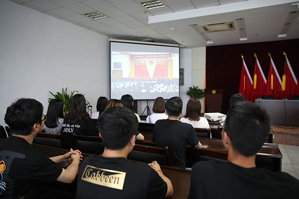 5月10日，萬(wàn)州港第四聯(lián)合團支部組織團員青年集中觀(guān)看慶祝中國共產(chǎn)主義青年團成立100周年大會(huì )直播.JPG
